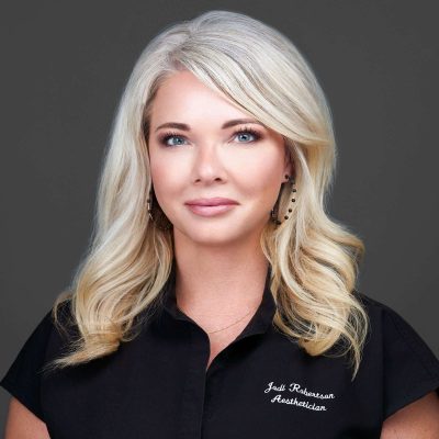 headshot of jodi robertson le cmlt
